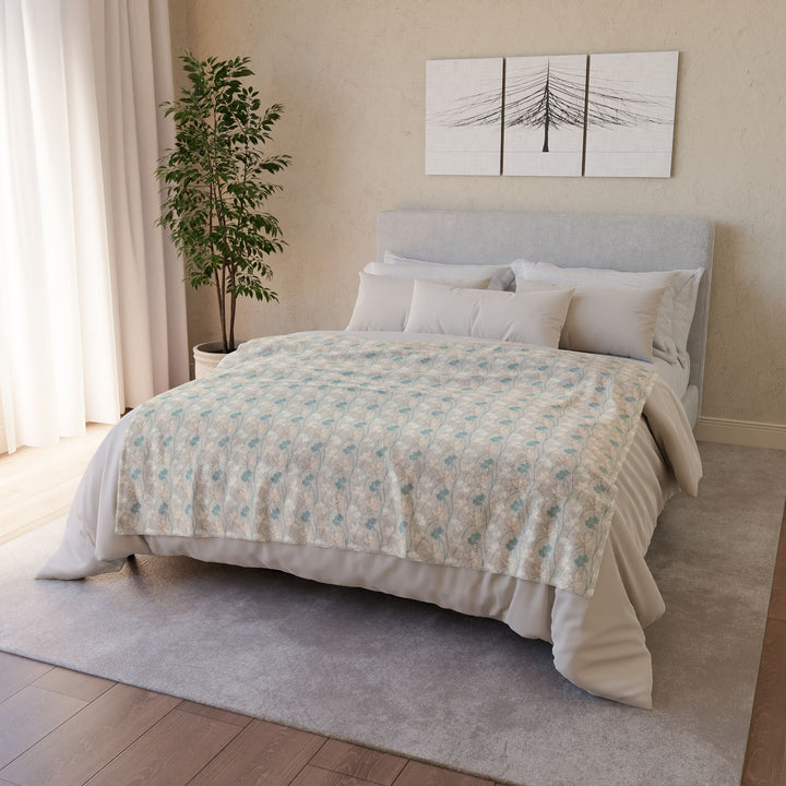 Minky Feel -Trellised Wavy Open Flower Polyester Blanket medium