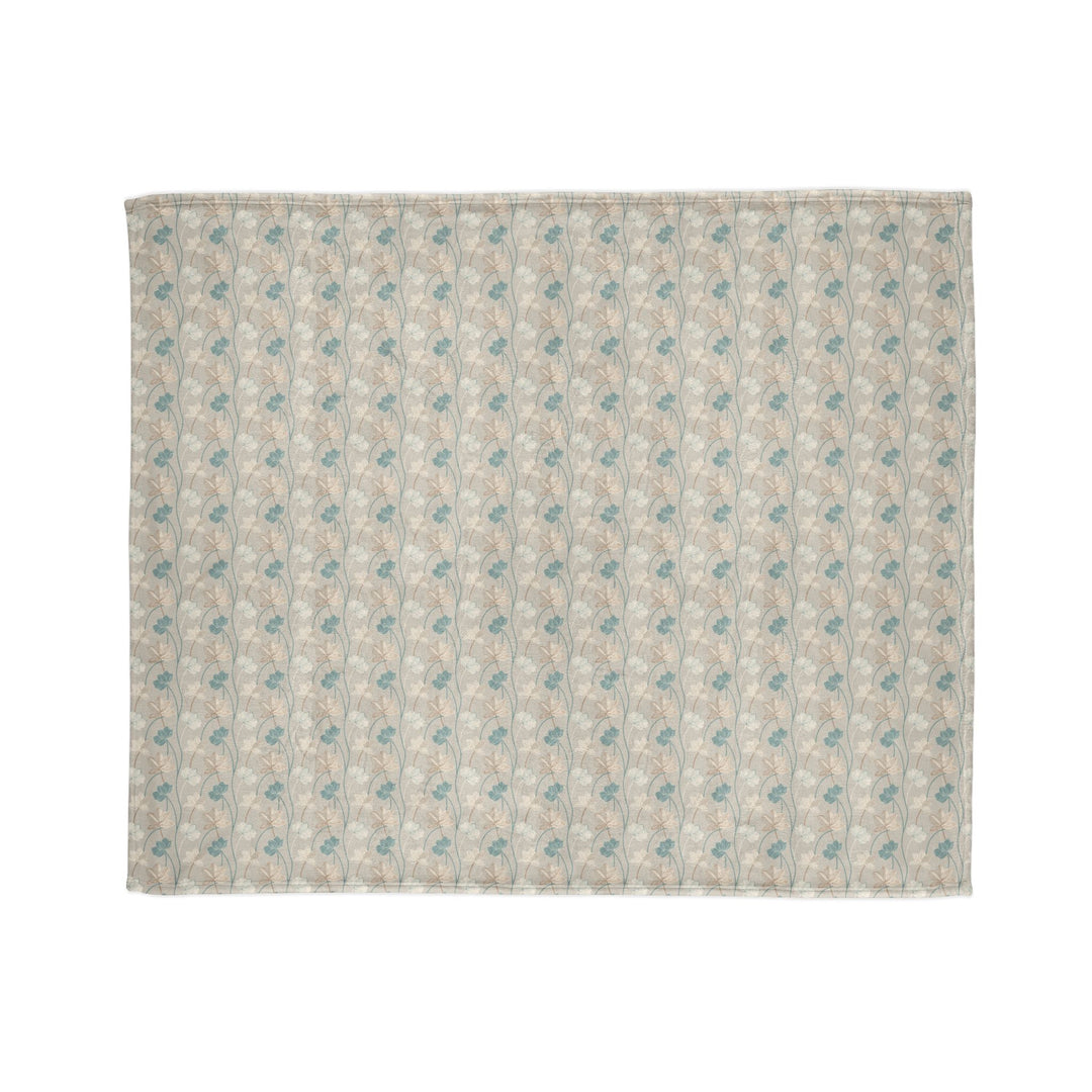 Minky Feel -Trellised Wavy Open Flower Polyester Blanket 