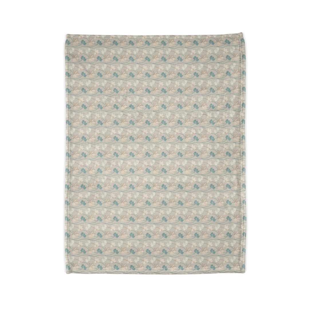 Minky Feel -Trellised Wavy Open Flower Polyester Blanket  display