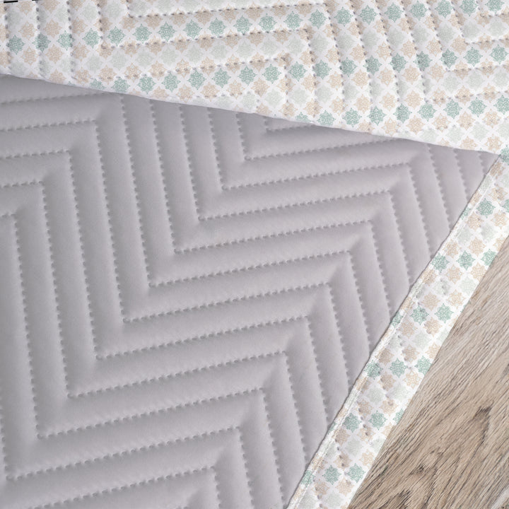 Quilted Throw Blanket – Elegant Lace-Inspired Damask Pattern -Timeless &amp; Intricateopen